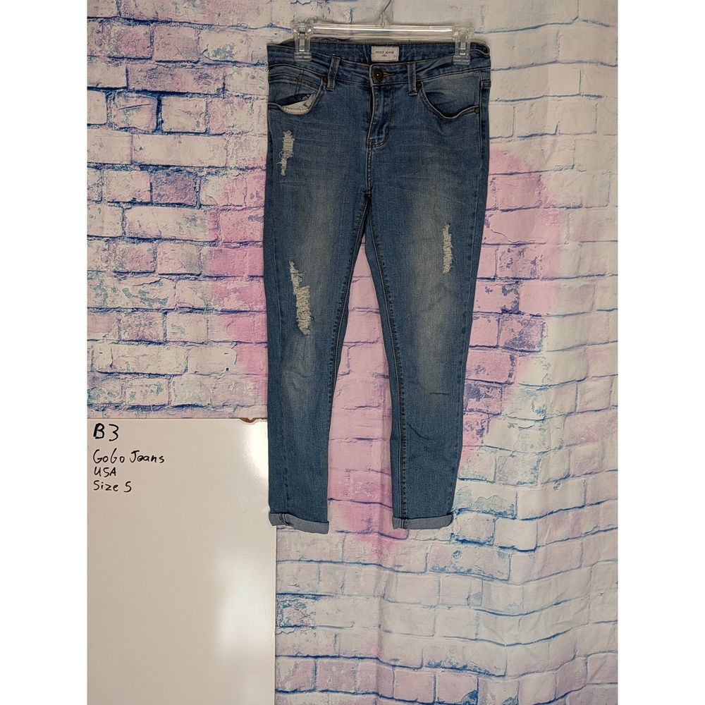 Distressed Womens skinny Jean